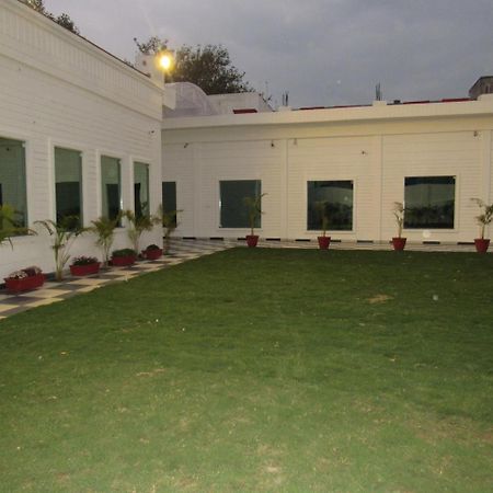 The English Garden Mohali المظهر الخارجي الصورة